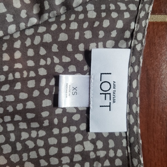 Ann Taylor LOFT Top - Picture 3 of 3